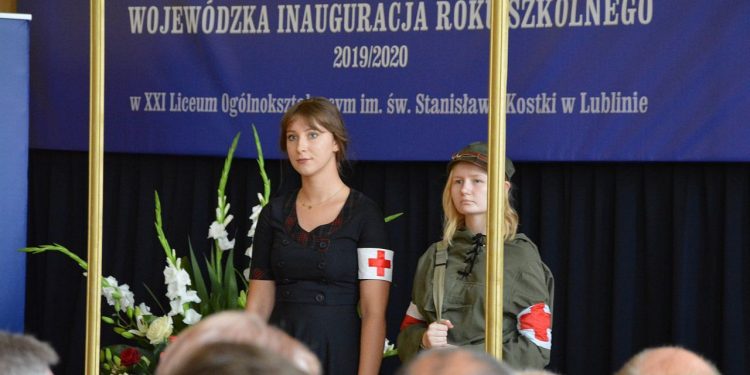 2019-08-03T11:59:58:50 , 

Fot. Piotr Michalski 

Wojewodzka Inauguracja Roku Szkolnego . Biskupiak .