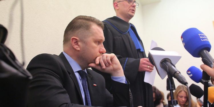 2019-02-07T11:52:40:59 , 

Fot. Piotr Michalski 


Bartosz Staszewski przeciw Przemyslaw Czarnek , sprawa dot . Marsz Rownosci .