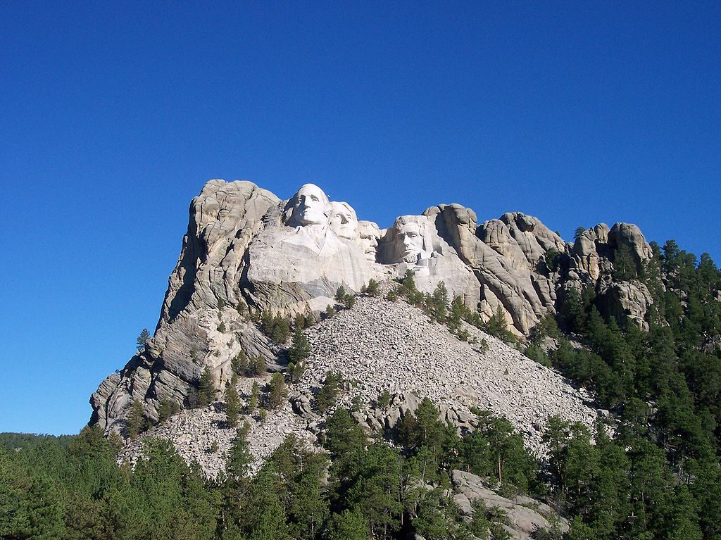 1024px mt rushmore 07 27 2005 1