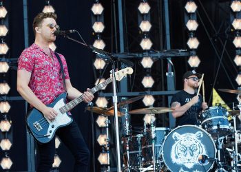 1280px festival des vieilles charrues 2017 royal blood 030