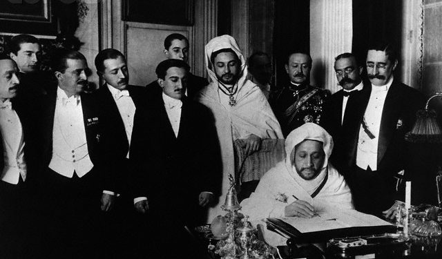 07 Apr 1906, Algeciras, Spain --- El-Hadj el-Mokri, Ambassador to Spain, signs the treaty at the Algeciras Conference allowing France to patrol the border with Algeria and Spain to police Morocco. --- Image by © Hulton-Deutsch Collection/CORBIS