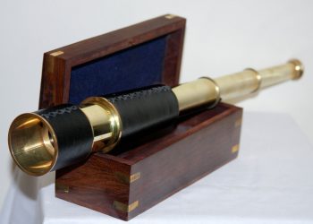 brass spyglass captain 692736 960 720