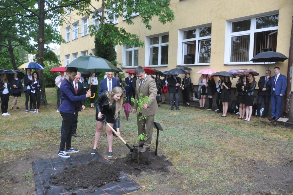 Biłgorajskie gimnazjum włączyło się w obchody 100-lecia niepodległości 1 dsc 2028 2