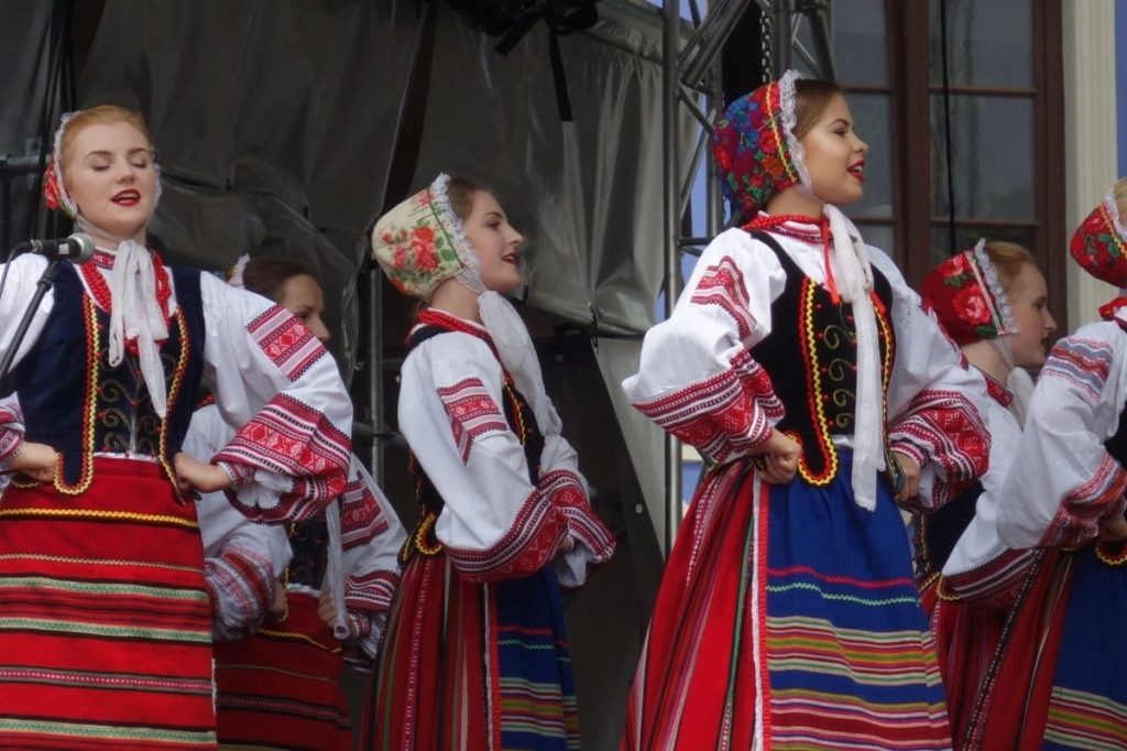 folk 16