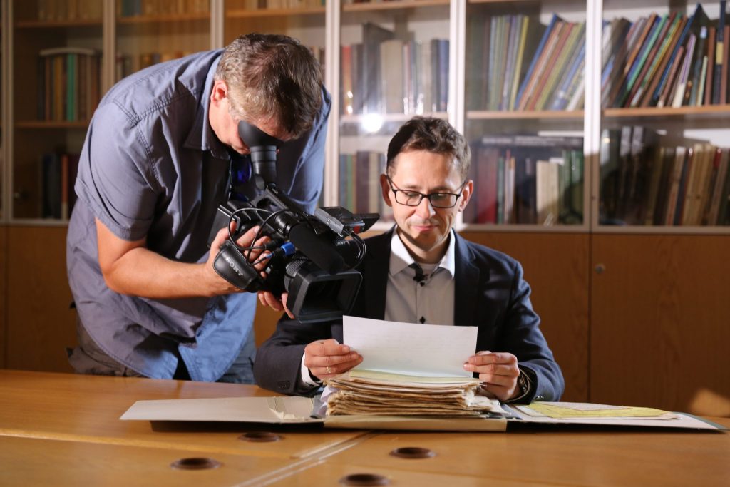 fot. tadeusz sosnowski zdjecia film o boleslawie lesmianie od lewej tomasz michalowski jakub zygawski