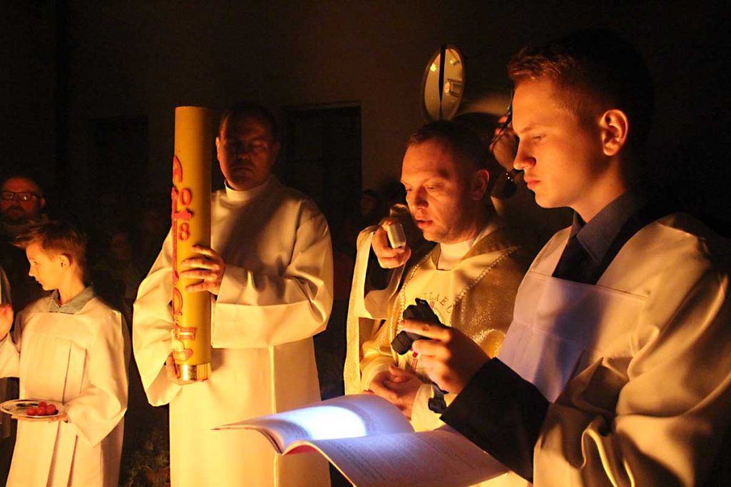 Liturgia Wigilii Paschalnej w kościele pw. św. Wojciecha w Lublinie, 31.03.2018, fot. Mirosław Trembecki 1 img 3382 9