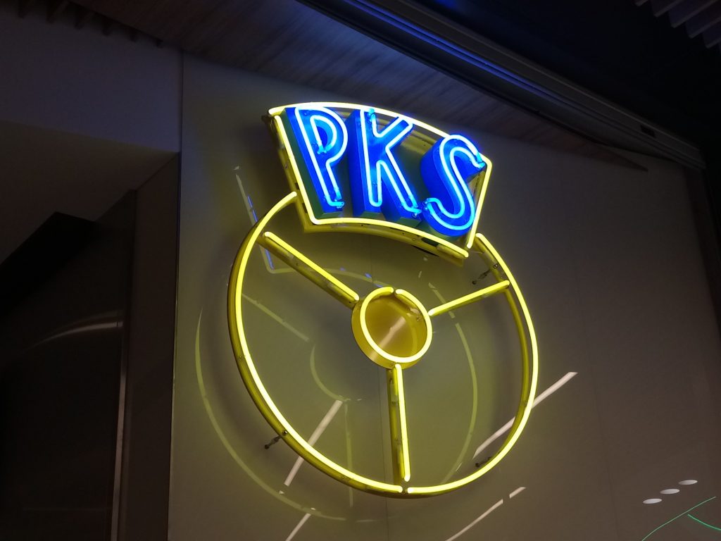 neon pks dworzec wroclaw