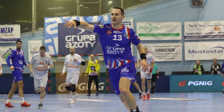 2019-02-27T20:32:46:98 , 

Fot. Piotr Michalski 

Azoty Pulawy - Gornik Zabrze