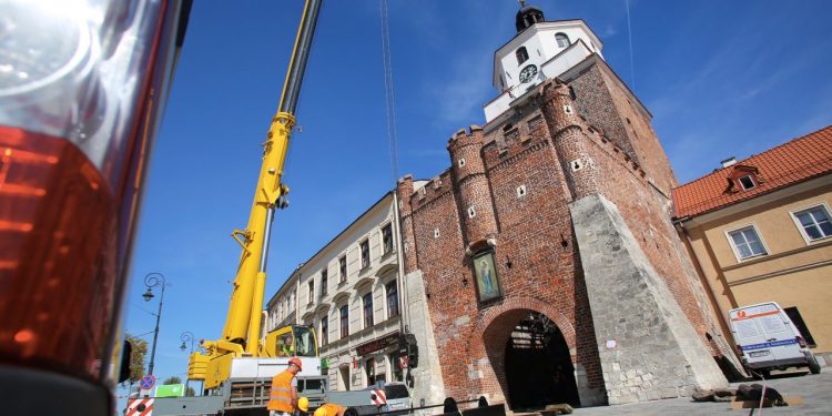 2018-09-12T12:29:56:00 , 

Fot. Piotr Michalski 


Motraz krata na Brama Krakowska .