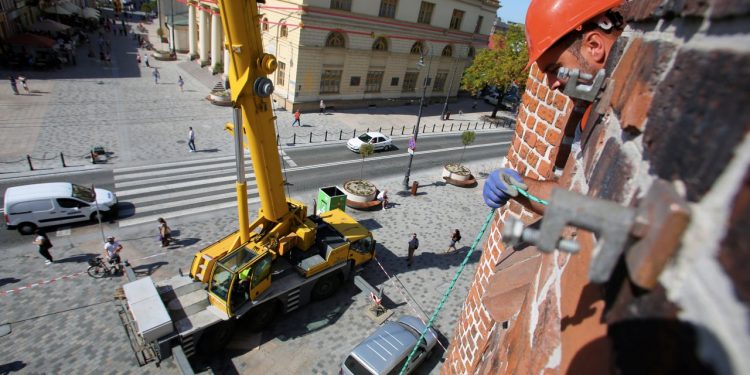 2018-09-12T12:36:46:79 , 

Fot. Piotr Michalski 


Motraz krata na Brama Krakowska .