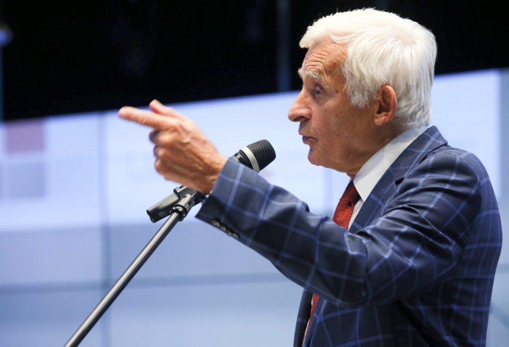pm buzek012 1