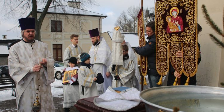 2019-01-06T11:49:23:88 , 

Fot. Piotr Michalski 


Swieto Jordnu , Wigilia w Cerkiew Przemienienia Panskiego, ul . Ruska .