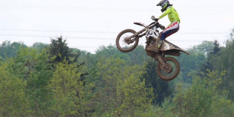 2019-05-18T11:05:01:42 , 

Fot. Piotr Michalski 


Motocross . ul . Janowska .