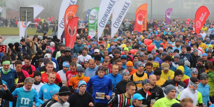 2018-11-25T12:54:35:00 , 

Fot. Piotr Michalski 


Dycha do maratonu .