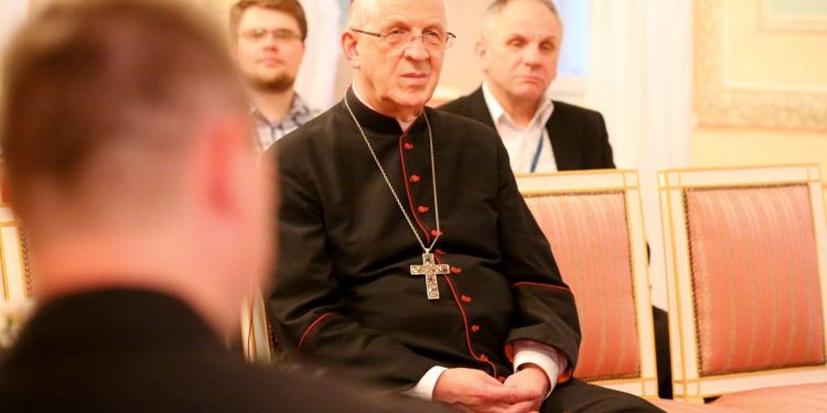 2018-04-25T19:03:20:00 , 

Fot. Piotr Michalski 


Lublin ekumeniczny 2018 . W stulecie niepodlegglosci ( 1918 - 2018 ) . Archikatedra , 
Wieczor ekumeniczny z bp . Krzysztof Nitkiewicz przewodniczacy Rady KEP ds . Ekumenizmu . Trybunal Koronny .