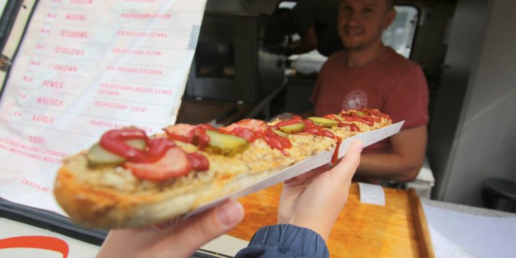 2018-07-14T13:44:56:00 , 

Fot. Piotr Michalski 


Foodtrucki na Plac Teatralny .