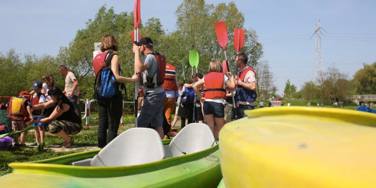 2018-04-29T13:52:09:55 , 

Fot. Piotr Michalski 

100 kajakow na stulecie niepodleglosci .