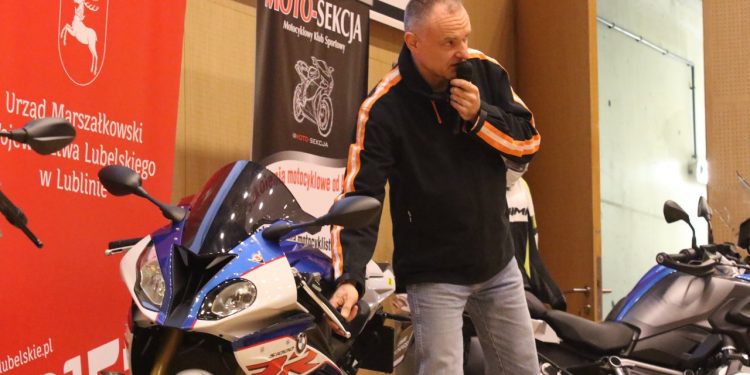 2019-02-23T18:01:56:00 , 

Fot. Piotr Michalski 


Jak przezyc na motocyklu .