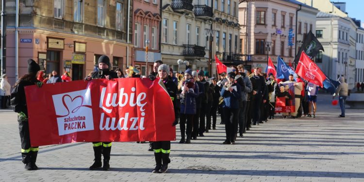 2018-11-17T11:30:15:09 , 

Fot. Piotr Michalski 


Otwarcie Bazy Szlachetna Paczka .