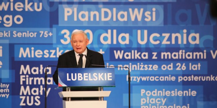 2018-10-06T12:25:27:11 , 

Fot. Piotr Michalski 


Konwencja PiS Lublin , Jaroslaw Kaczynski , Mateusz Morawiecki .