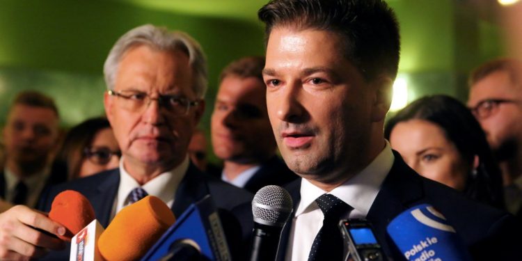 2018-10-21T21:10:45:29 , 

Fot. Piotr Michalski 


Wieczor wyborczy w sztab PiS . Wybory samorzadowe .