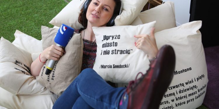 2019-05-23T13:57:43:00 , 

Fot. Piotr Michalski 


" Miasto Poezji " . Agnieszka Krawiec .