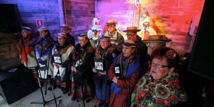 2017-12-16T14:10:14:00 , 

Fot. Piotr Michalski 

Koncert w szopka .