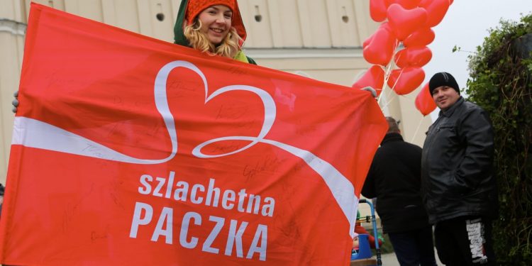 2017-11-18T12:49:15:00 , 

Fot. Piotr Michalski 


Szlachetna Paczka .
