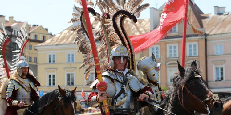 2018-05-03T12:32:01:33 , 

Fot. Piotr Michalski 

Uroczyste obchody Swieto Konstytucji 3-Maja .