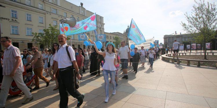 2018-06-10T16:34:44:14 , 

Fot. Piotr Michalski 

Marsz dla zycia i rodziny . Majka Jezowska .