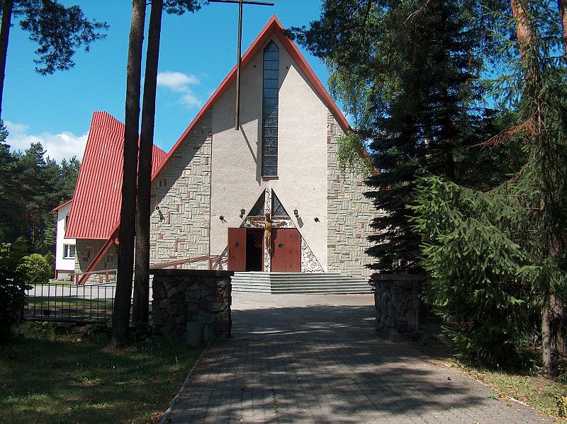 polska zwierzyniec kosciol pomnik p.w matki bozej krolowej polski. panoramio