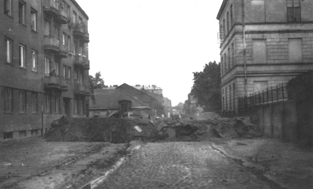 15.08.2019 "Ekspresem przez historię" 1 warsaw uprising barricade on corner of karolkowa and zytnia streets 2
