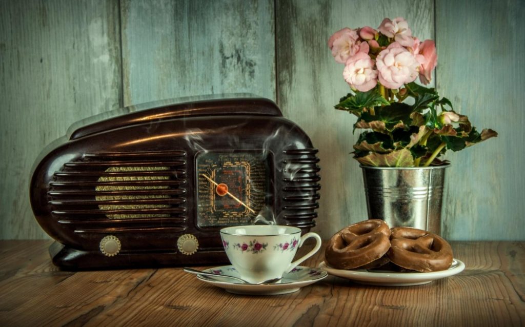 retro radio old cup historical still life flower coffee 1049725.jpgd