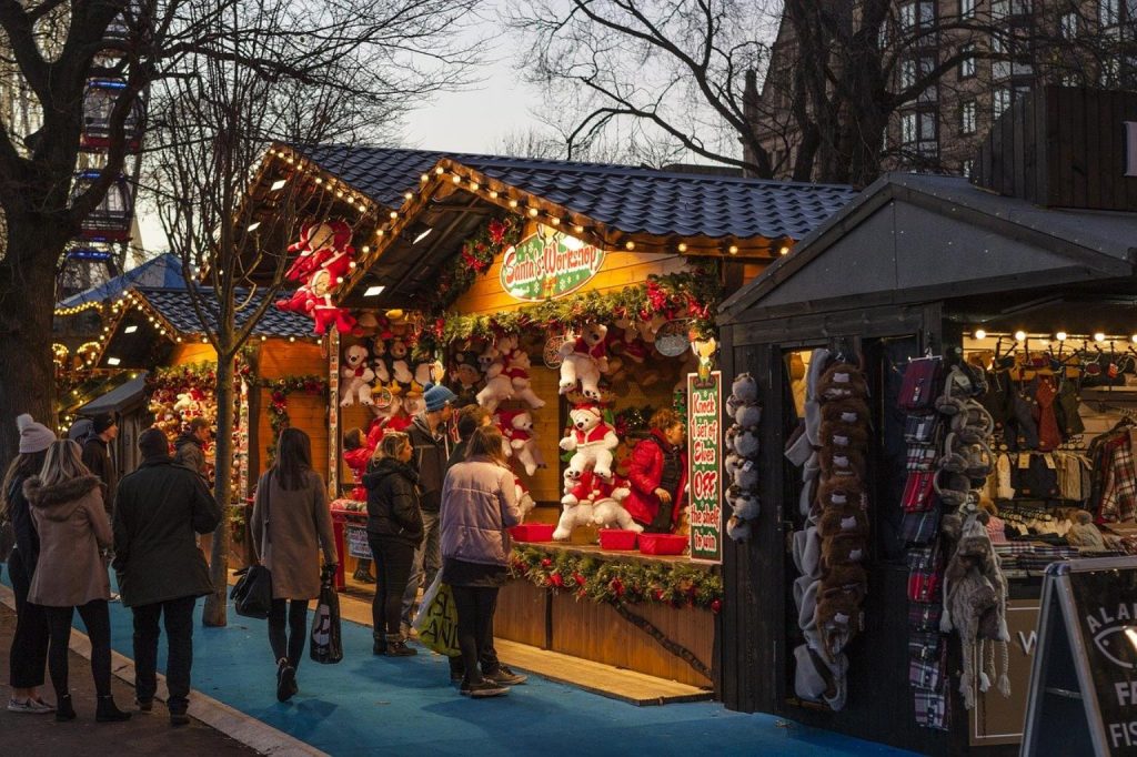 christmas market 1864241 1280