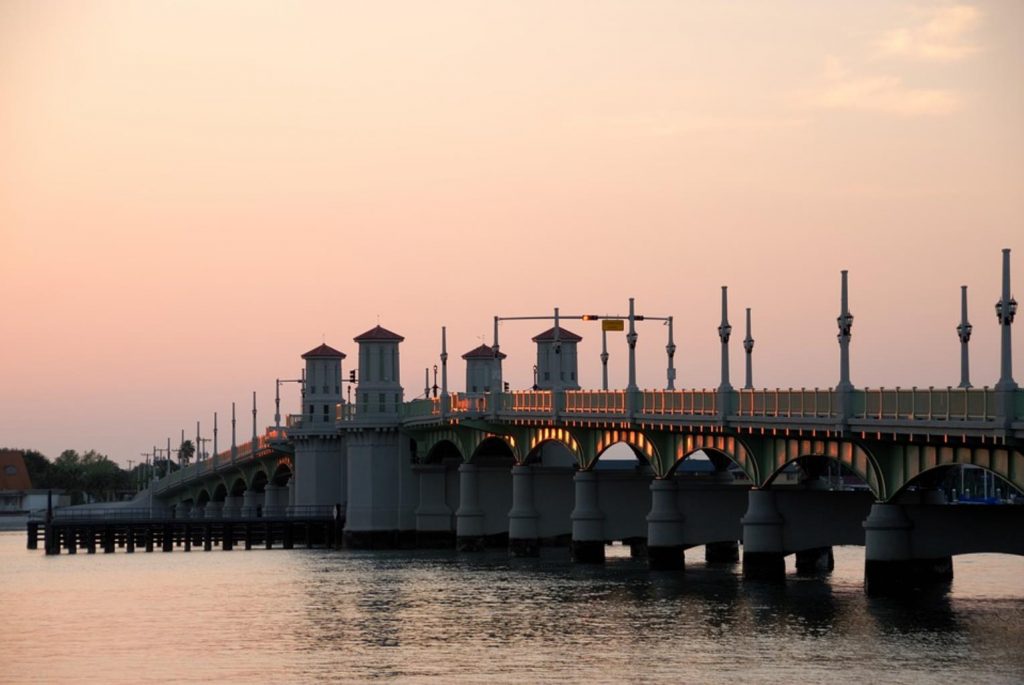 bridge of lions 1669749 960 720 1
