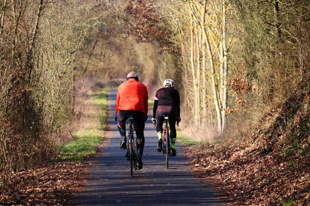 cyclists 4002948 960 720 1