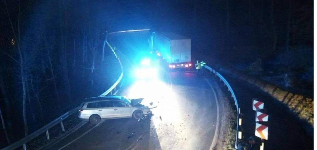 Olbięcin: zderzenie na DK 74 1 zderzenie 1 2020 03 09 210929