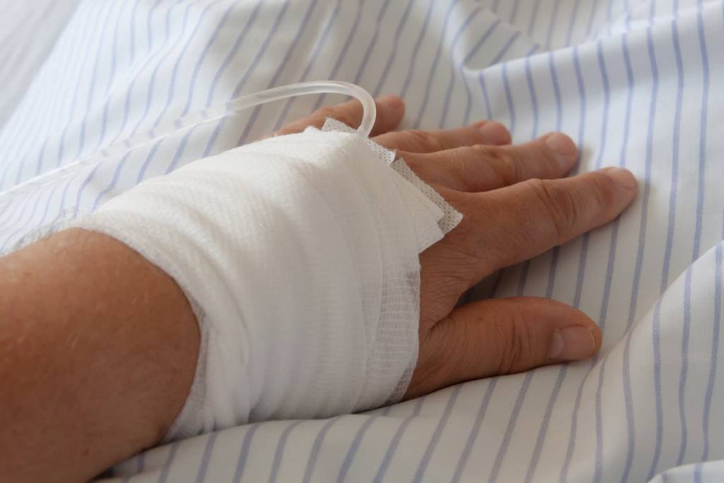 Ministerstwo Zdrowia: 122 nowe i potwierdzone przypadki zakażenia koronawirusem w kraju. Zmarły 2 osoby 1 hospital 834157 1920 2020 04 26 102432