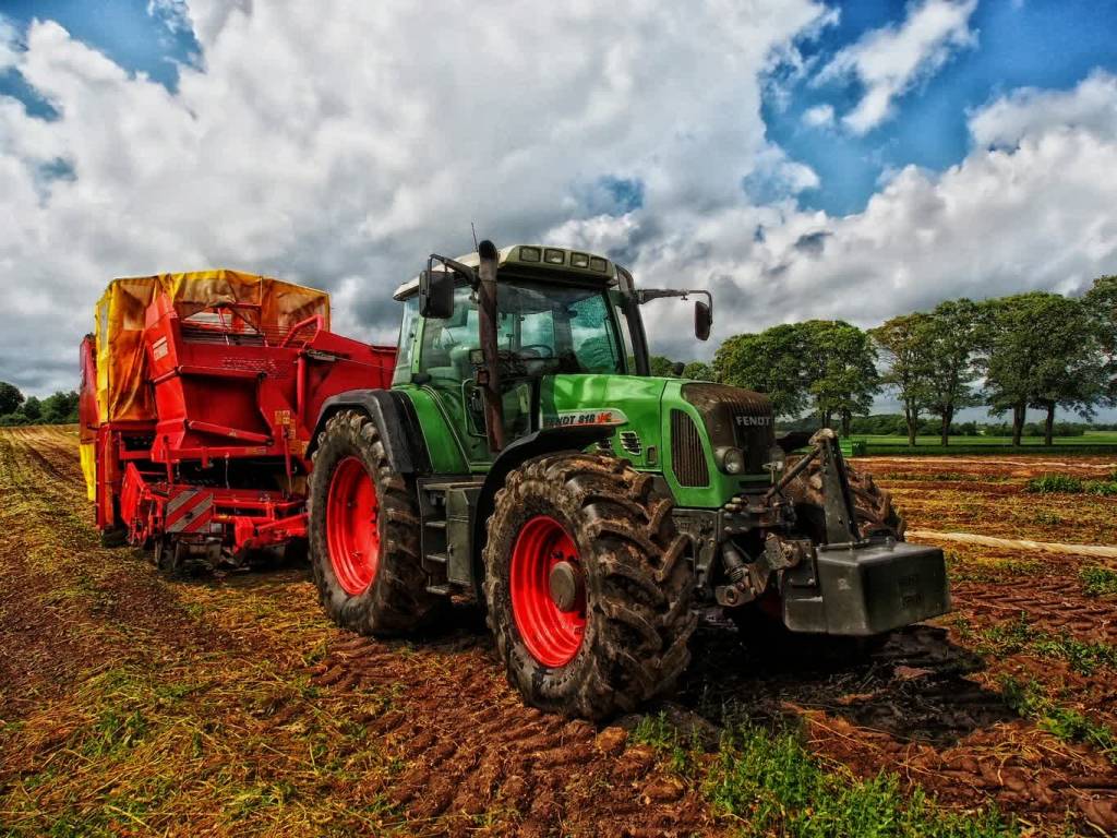 tractor 385681 1920 2020 04 27 092522