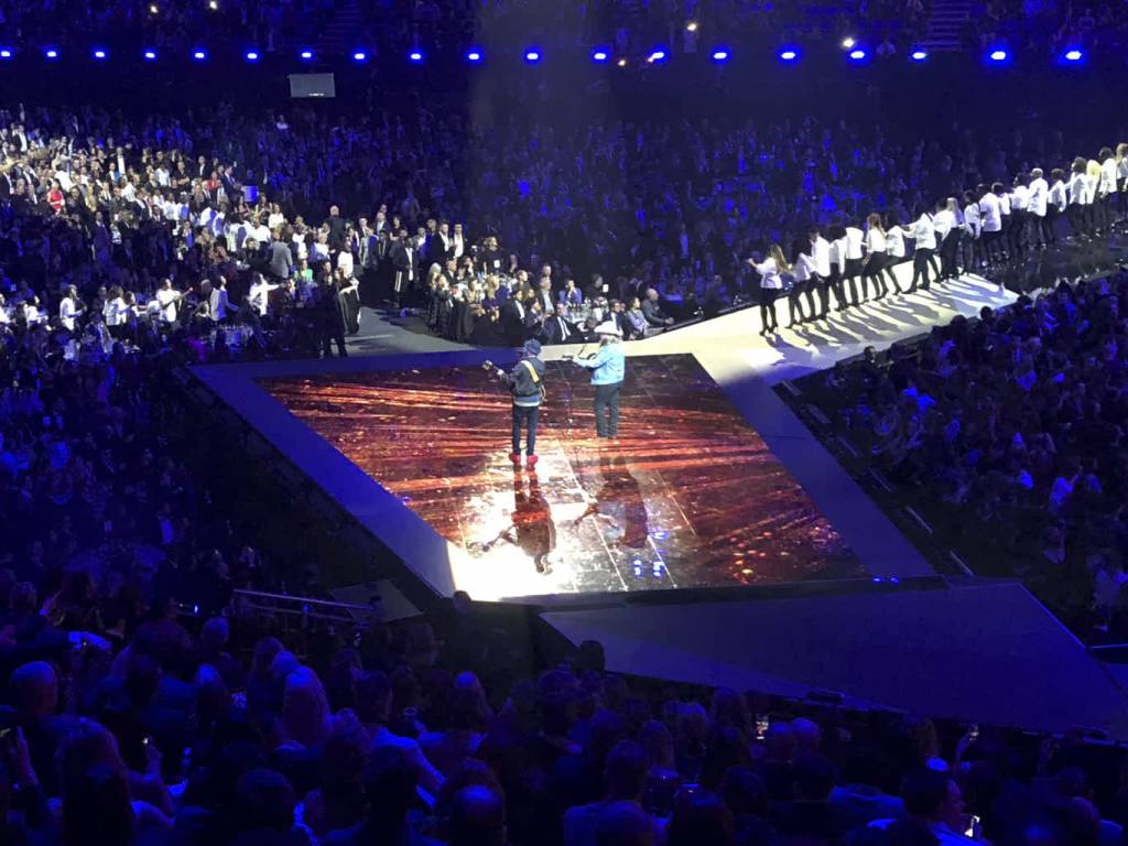 justin timberlake and chris stapleton performing at the brit awards 2018 cropped 2020 05 09 135156