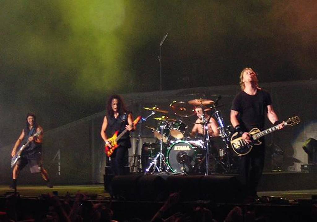 metallica live london 2003 12 19 cropped 2020 07 17 133614