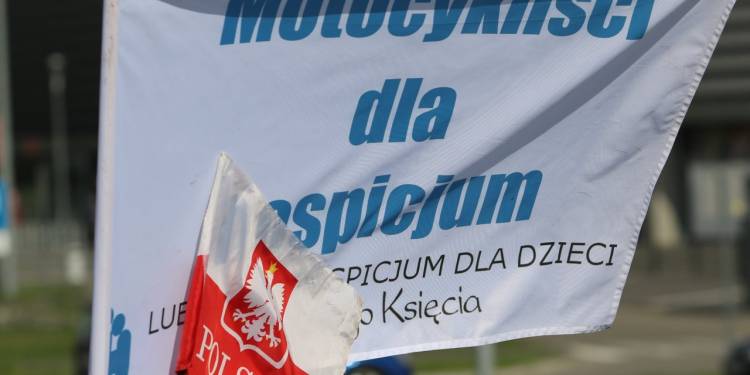 2019-09-29T11:56:29:27 , 

Fot. Piotr Michalski 

Lubelscy motocyklisci dla Hospicjum Malego Ksiecia .