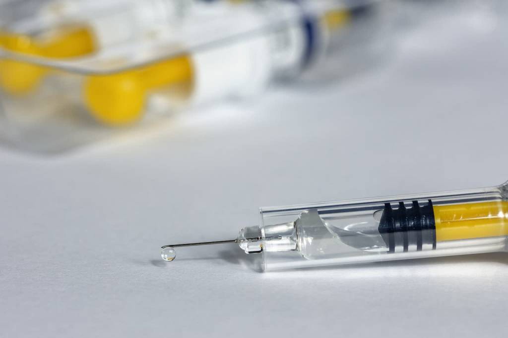 syringe 4544448 1920 2020 12 27 130222
