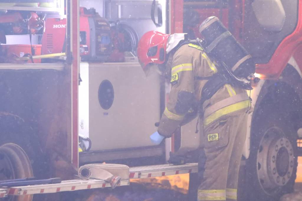 Kalinówka: pożar w warsztacie samochodowym 1 pm pozar 100221 016 2021 03 11 205359
