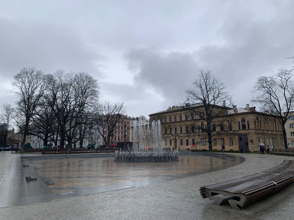 fontanna na placu litewskim 1 2021 04 22 194950