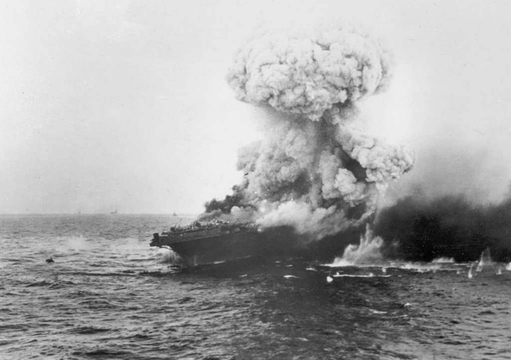 large explosion aboard uss lexington cv 2 8 may 1942 80 g 16651 2021 04 29 122321
