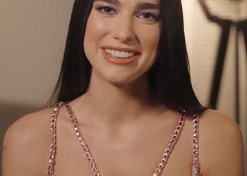 dua lipa with warner music 2021 06 26 145806