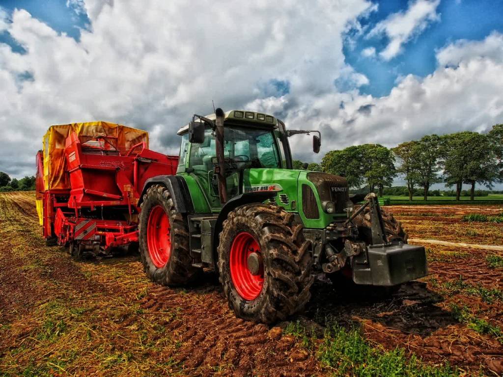 tractor 385681 1920 2021 06 25 131155