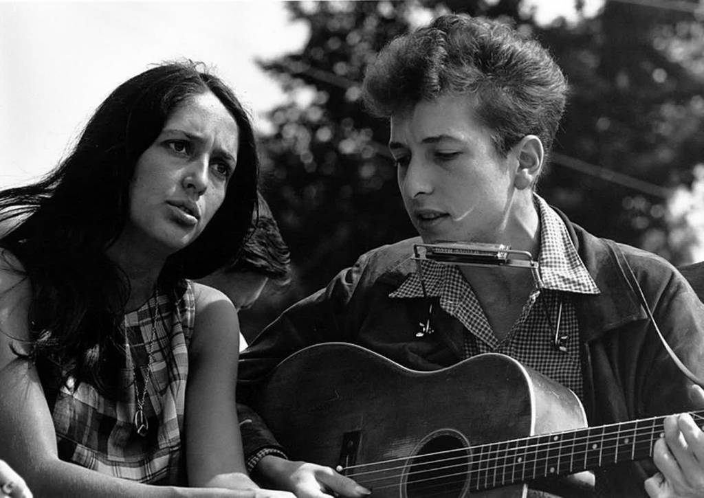 800px joan baez bob dylan 2021 07 03 132018