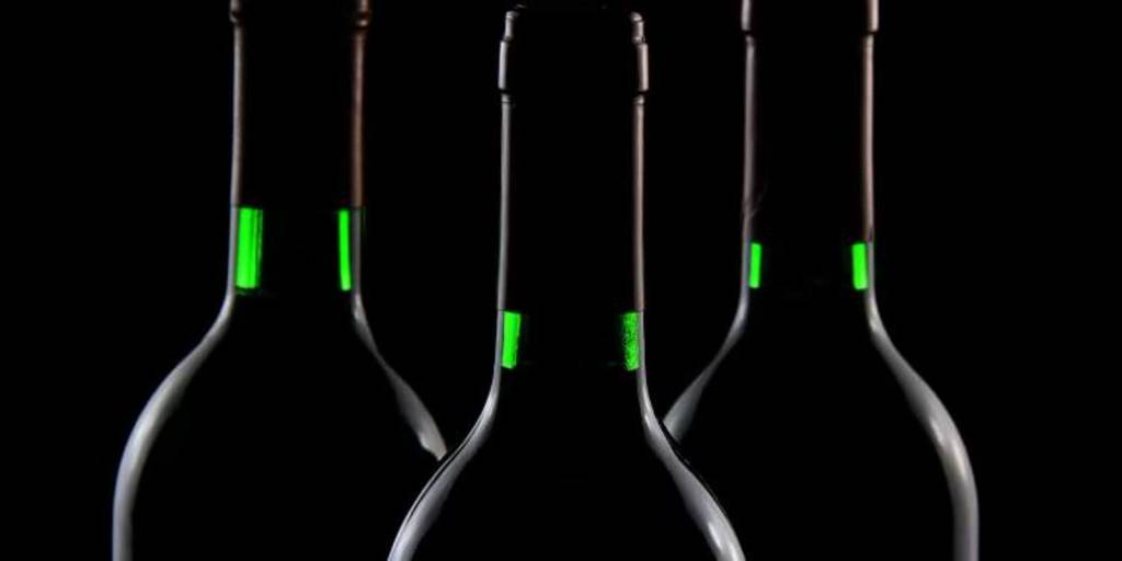 bottles 50573 1920 2021 08 03 140416 750x375 2021 11 16 232844